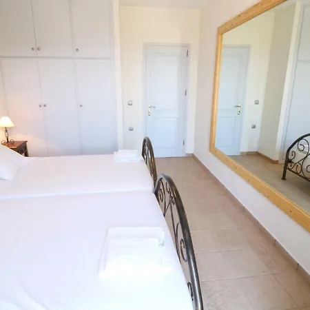 The Olive Press 4* Strongyli (Thinali)