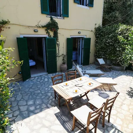 The Olive Press Hotel Strongyli (Thinali)