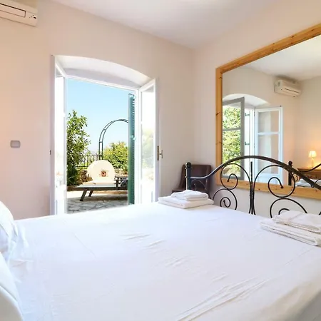 The Olive Press 4*