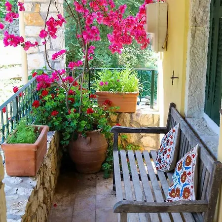 The Olive Press Hotel Strongyli (Thinali)