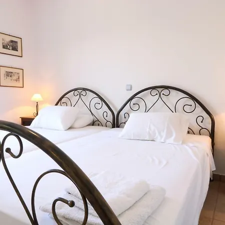 The Olive Press Hotel Strongyli (Thinali)